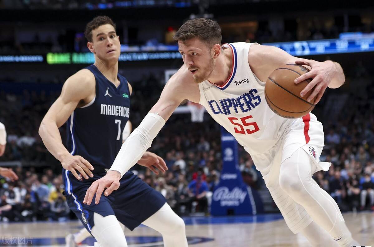 开云中国-中国队不断突破！，科维托娃连续十五场比赛得分超过刷新纪录全场沸腾不已-开云中国